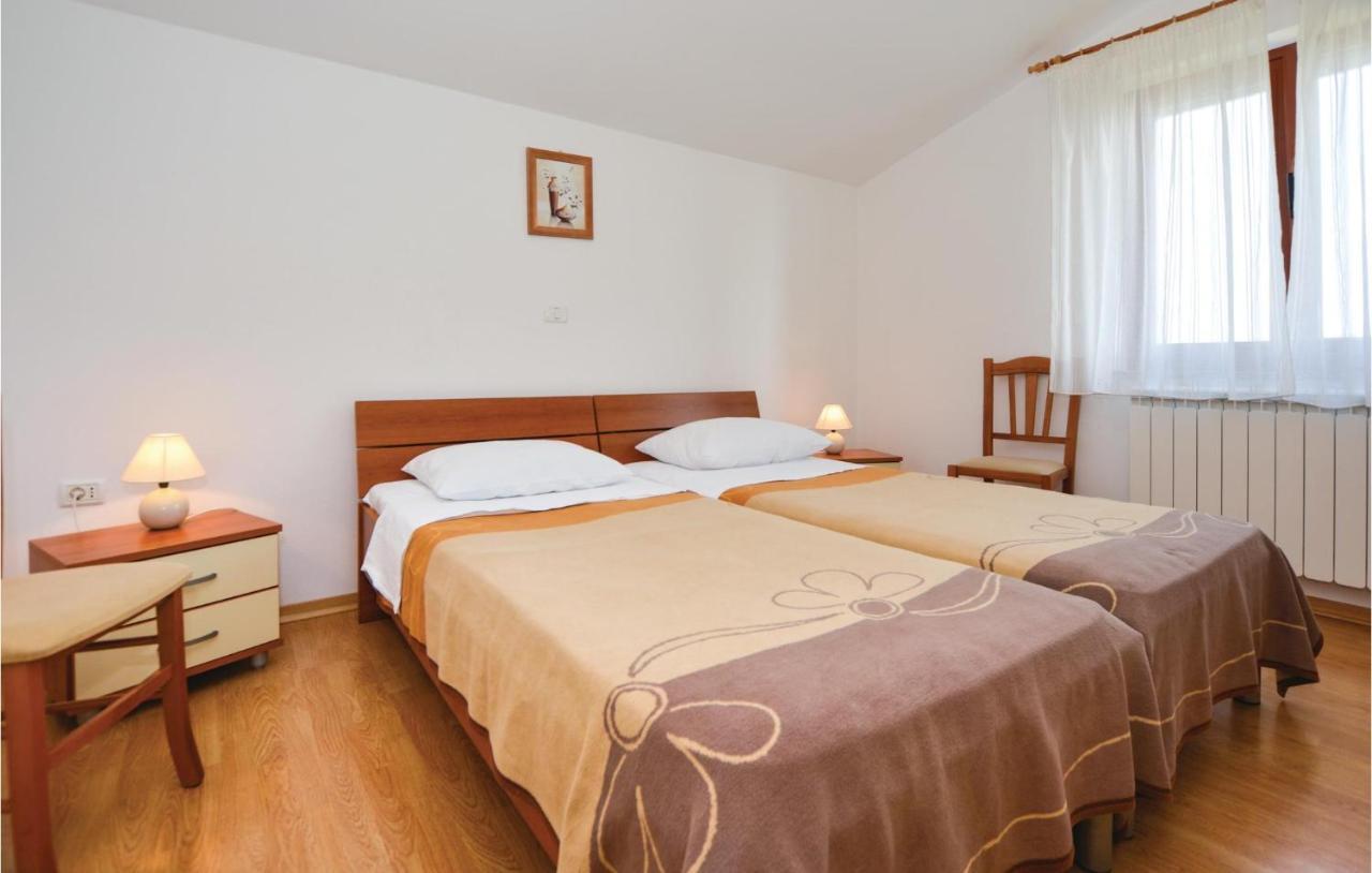 2 Bedroom Amazing Apartment In Portorož Dış mekan fotoğraf