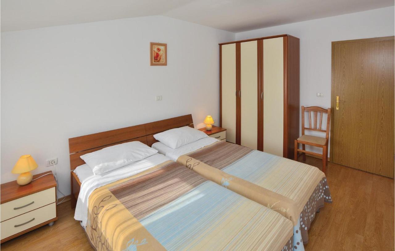 2 Bedroom Amazing Apartment In Portorož Dış mekan fotoğraf